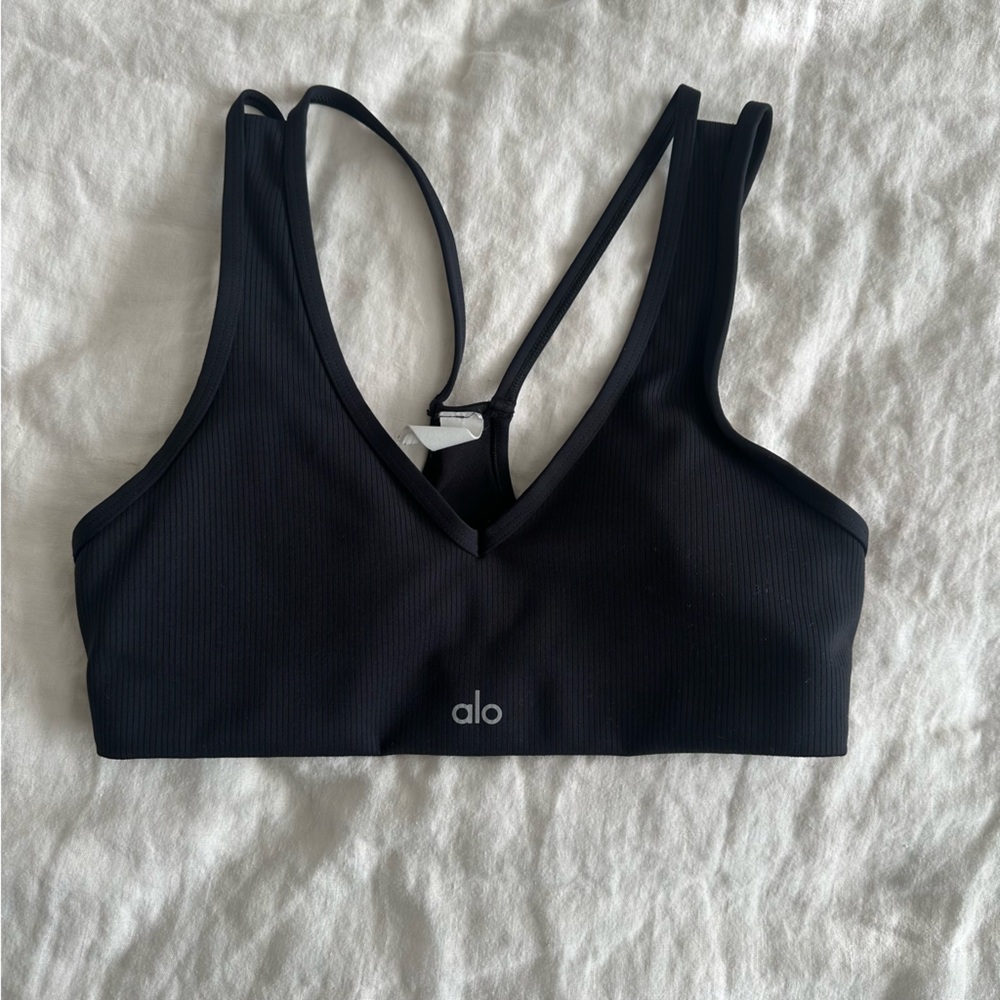 ALO Yoga Airlift Ribbed Jump Start V-Neck Bra - Picture 2 of 6